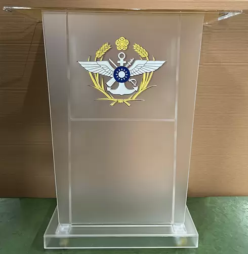 壓克力講桌客製LOGO,群策黑板有限公司